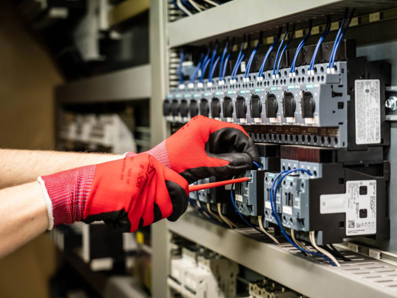 ELECTROCDT servicii electrice, instalații electrice, reparații electrice, mentenanță electrică